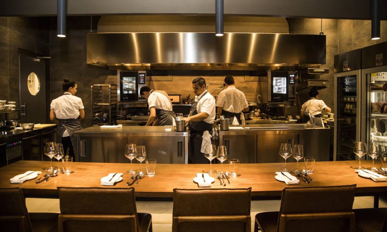Oteque Review: Seafood, Stillness, and the Soul of Rio